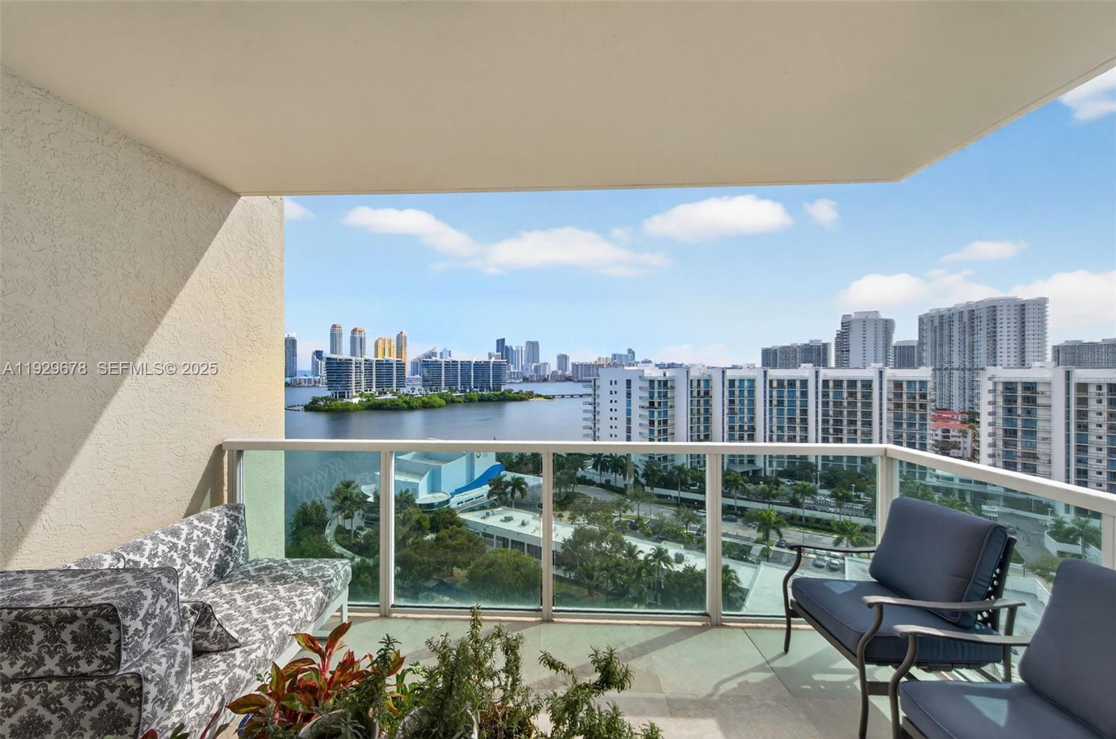 image Aventura Marina 215