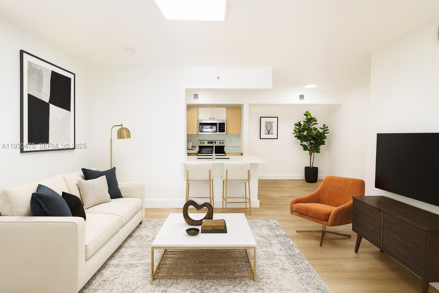 2564 Centergate Dr #208