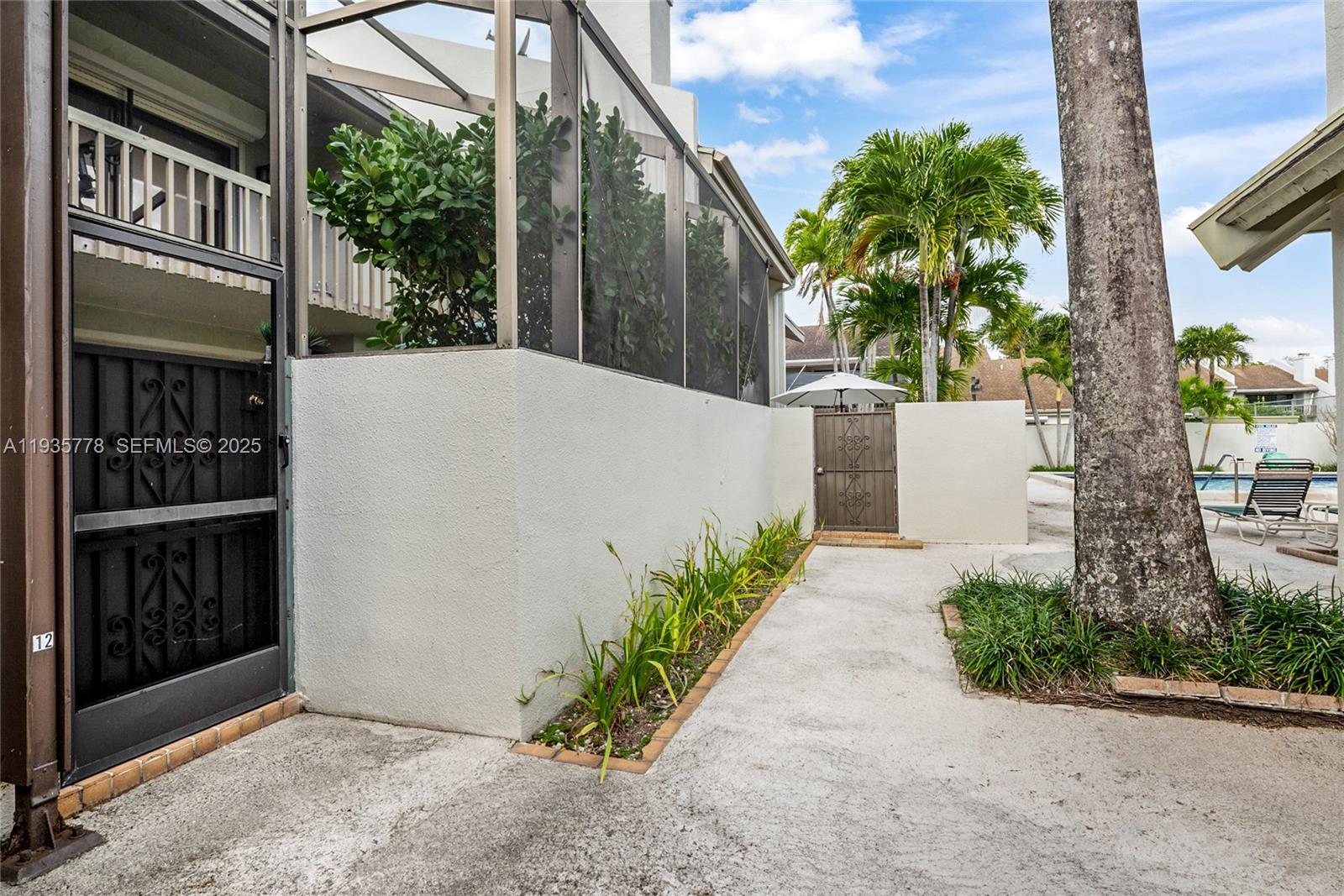 7075 SW 67th Ave #14 South Miami, FL 33143