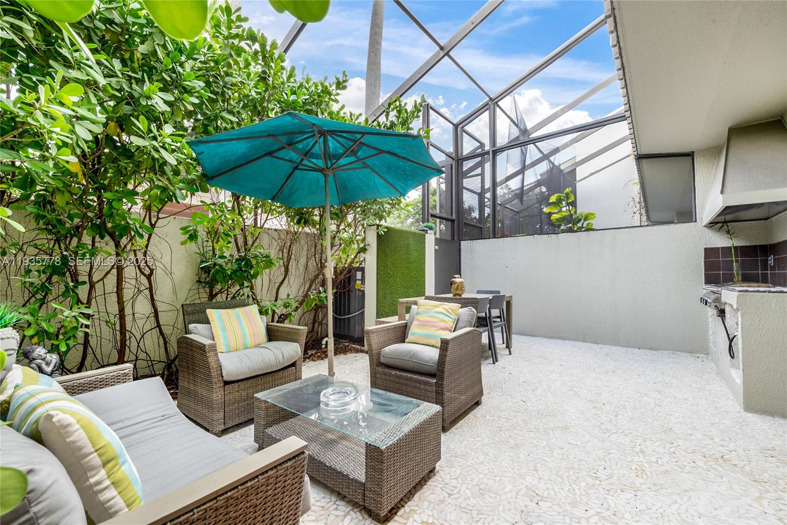 7075 SW 67th Ave #14 South Miami, FL 33143