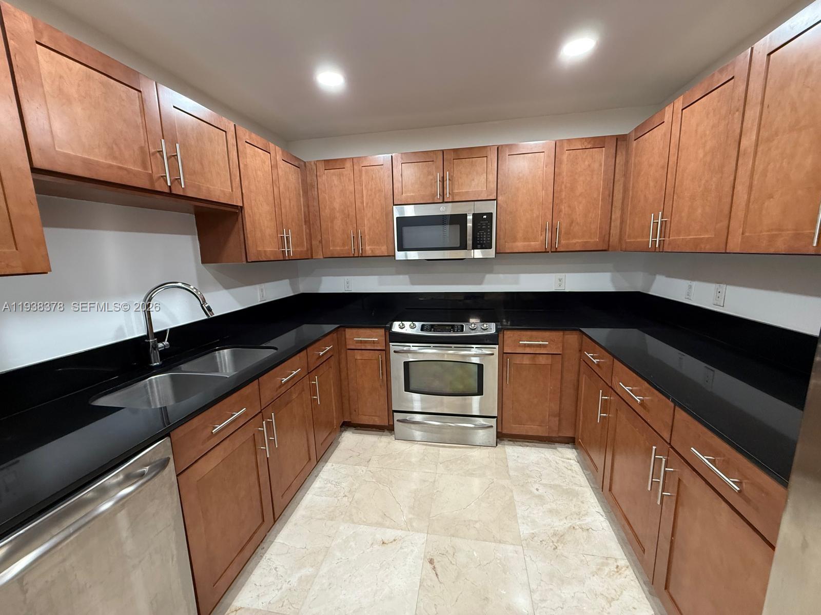 8390 SW 72nd Ave #520 Miami, FL 33143