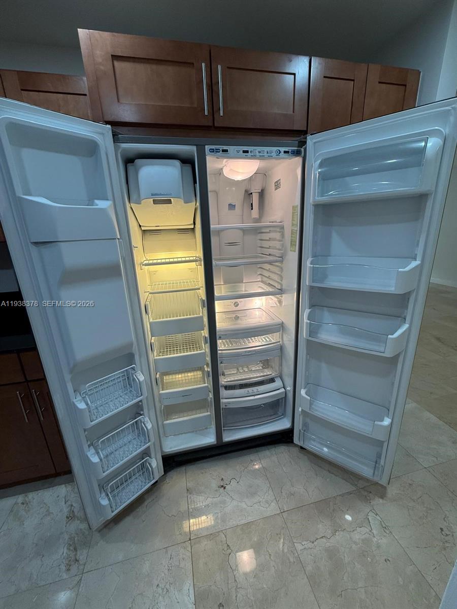 8390 SW 72nd Ave #520 Miami, FL 33143