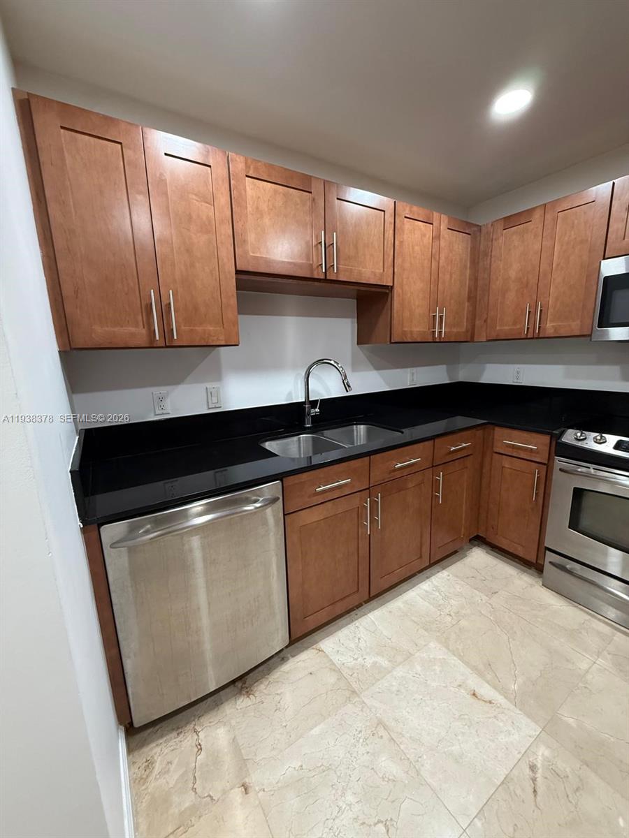 8390 SW 72nd Ave #520 Miami, FL 33143