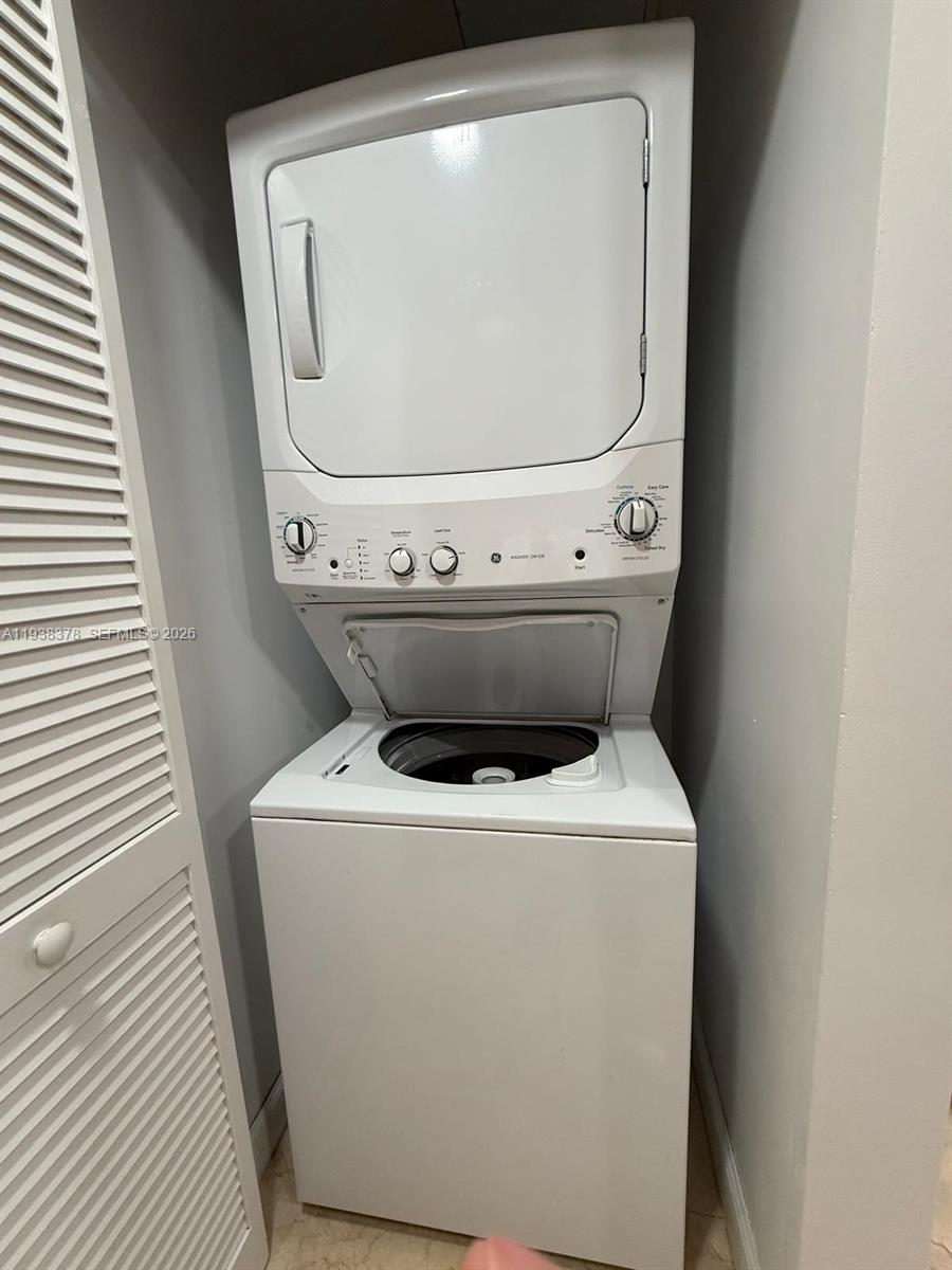 8390 SW 72nd Ave #520 Miami, FL 33143