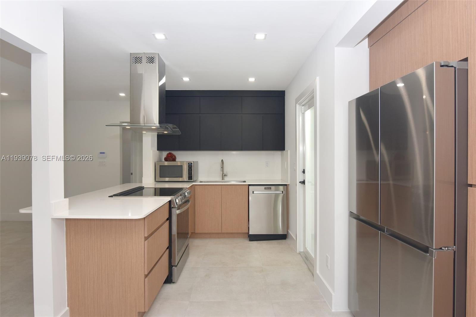 1084 NW 66th St Miami, FL 33150