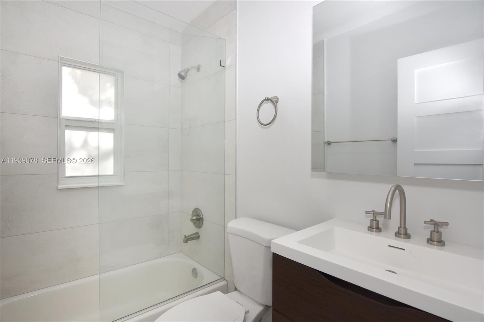 1084 NW 66th St Miami, FL 33150