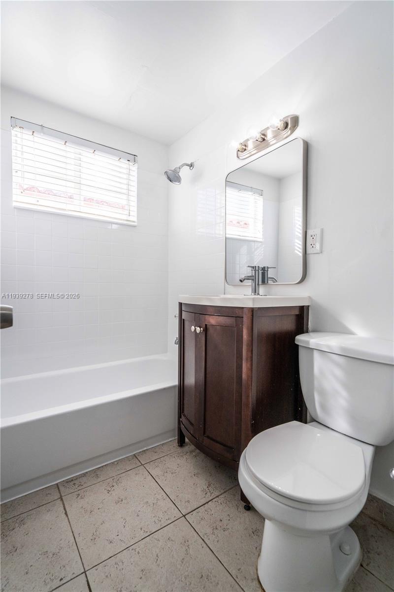 7925 Hawthorne Ave #4 Miami Beach, FL 33141