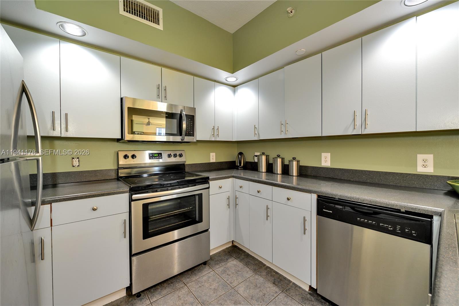 110 N Federal Hwy #905 Fort Lauderdale, FL 33301