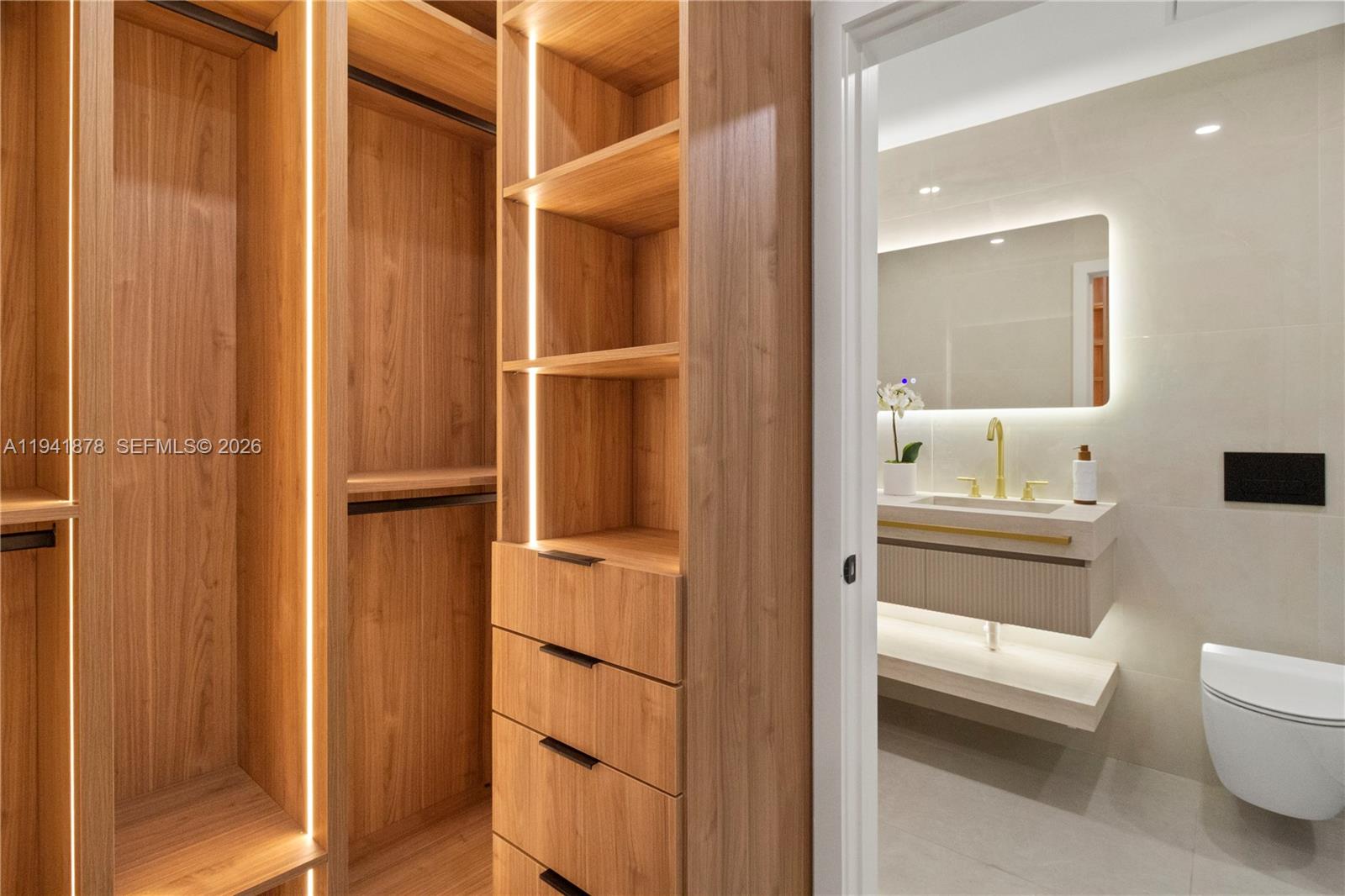 435 W 43rd St Miami Beach, FL 33140