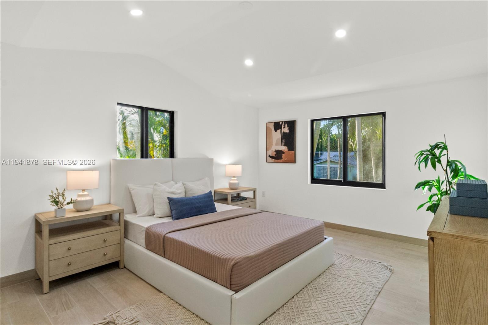 435 W 43rd St Miami Beach, FL 33140