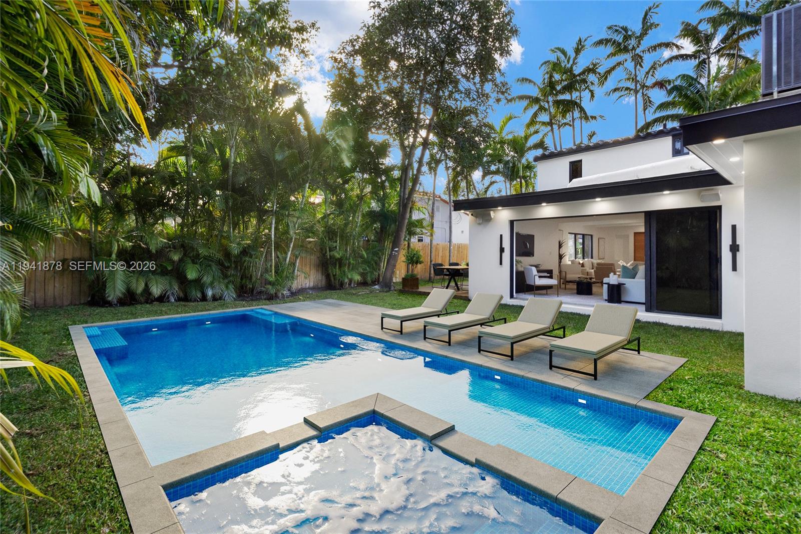 435 W 43rd St Miami Beach, FL 33140