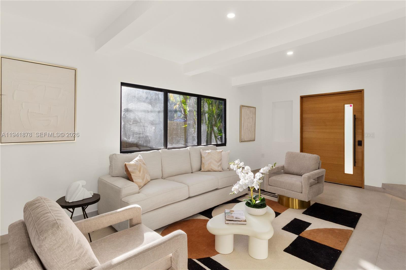 435 W 43rd St Miami Beach, FL 33140