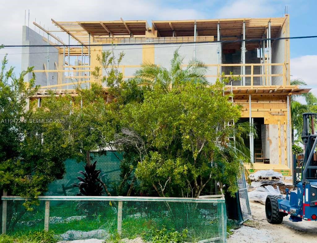 2377 SE 15th St Pompano Beach, FL 33062