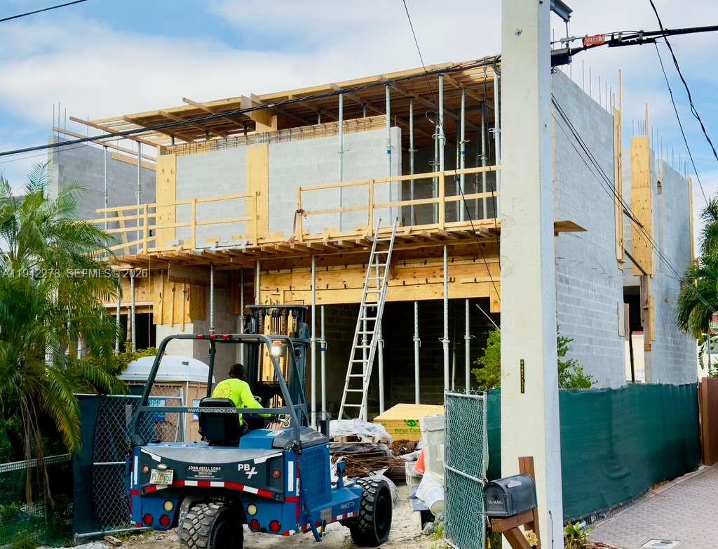 2377 SE 15th St Pompano Beach, FL 33062