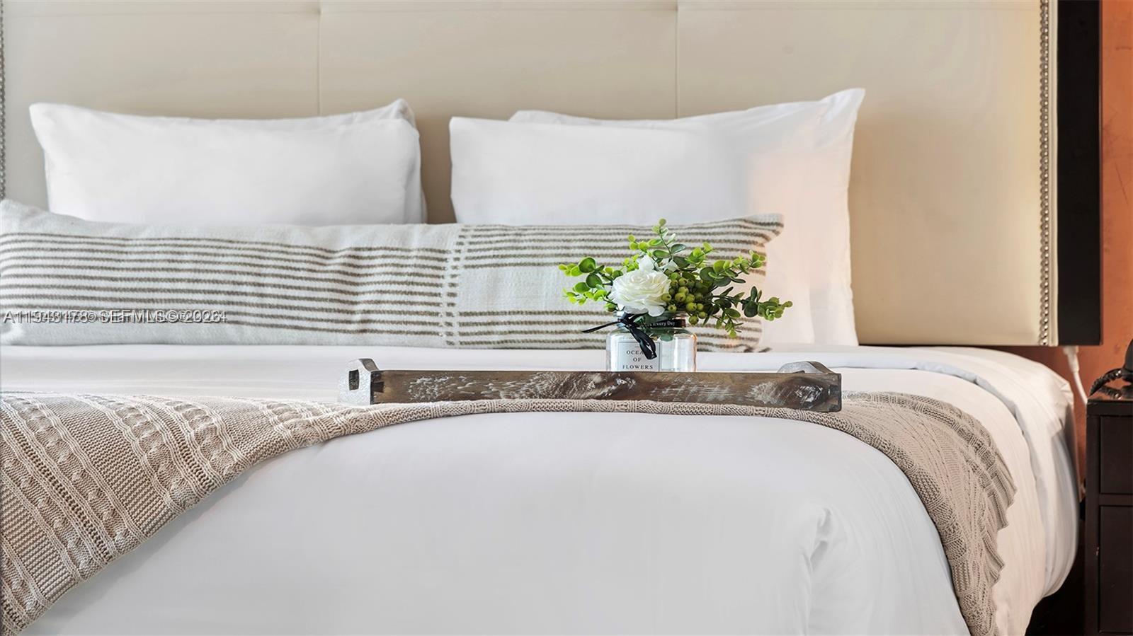 1437 Collins Ave #327