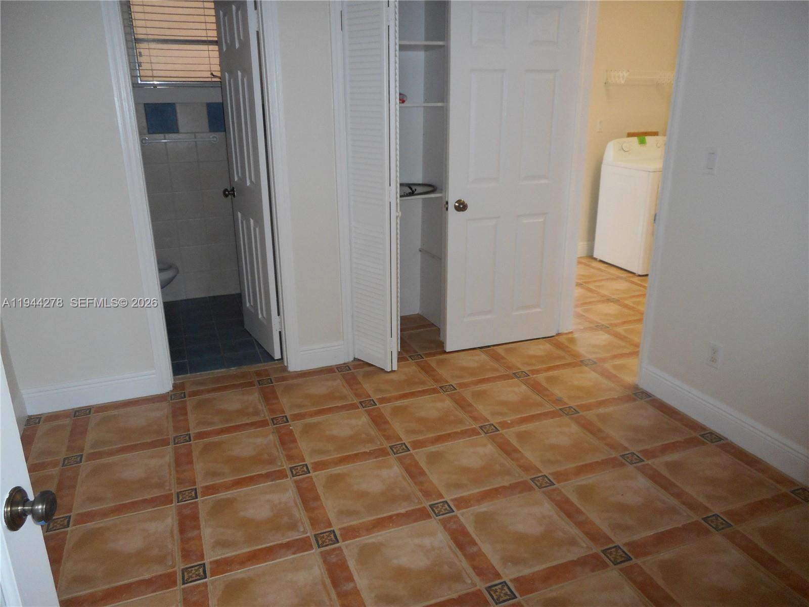 2325 Magnolia Dr North Miami, FL 33181