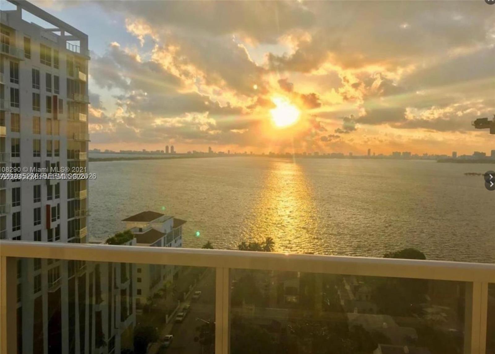 600 NE 27th St #1602