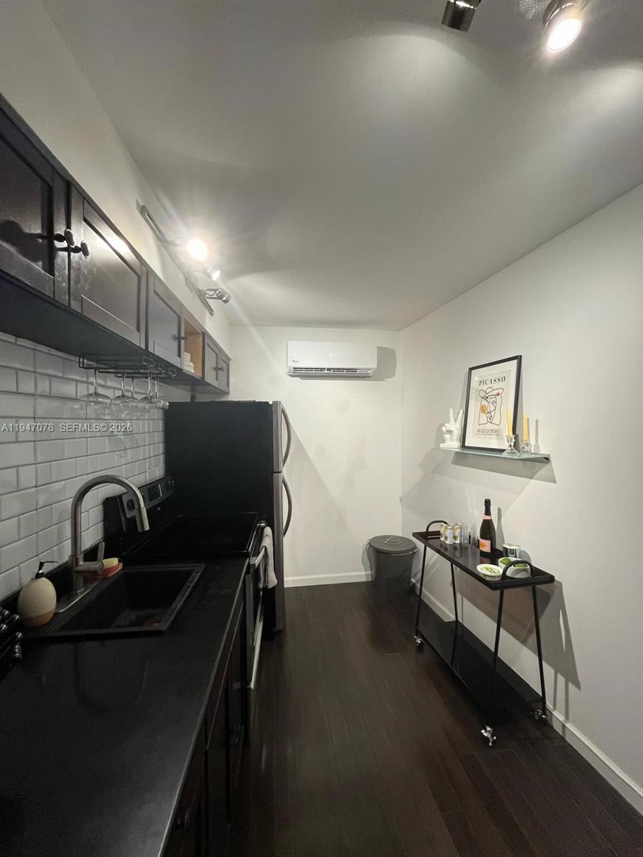 900 Bay Dr #6 Miami Beach, FL 33141