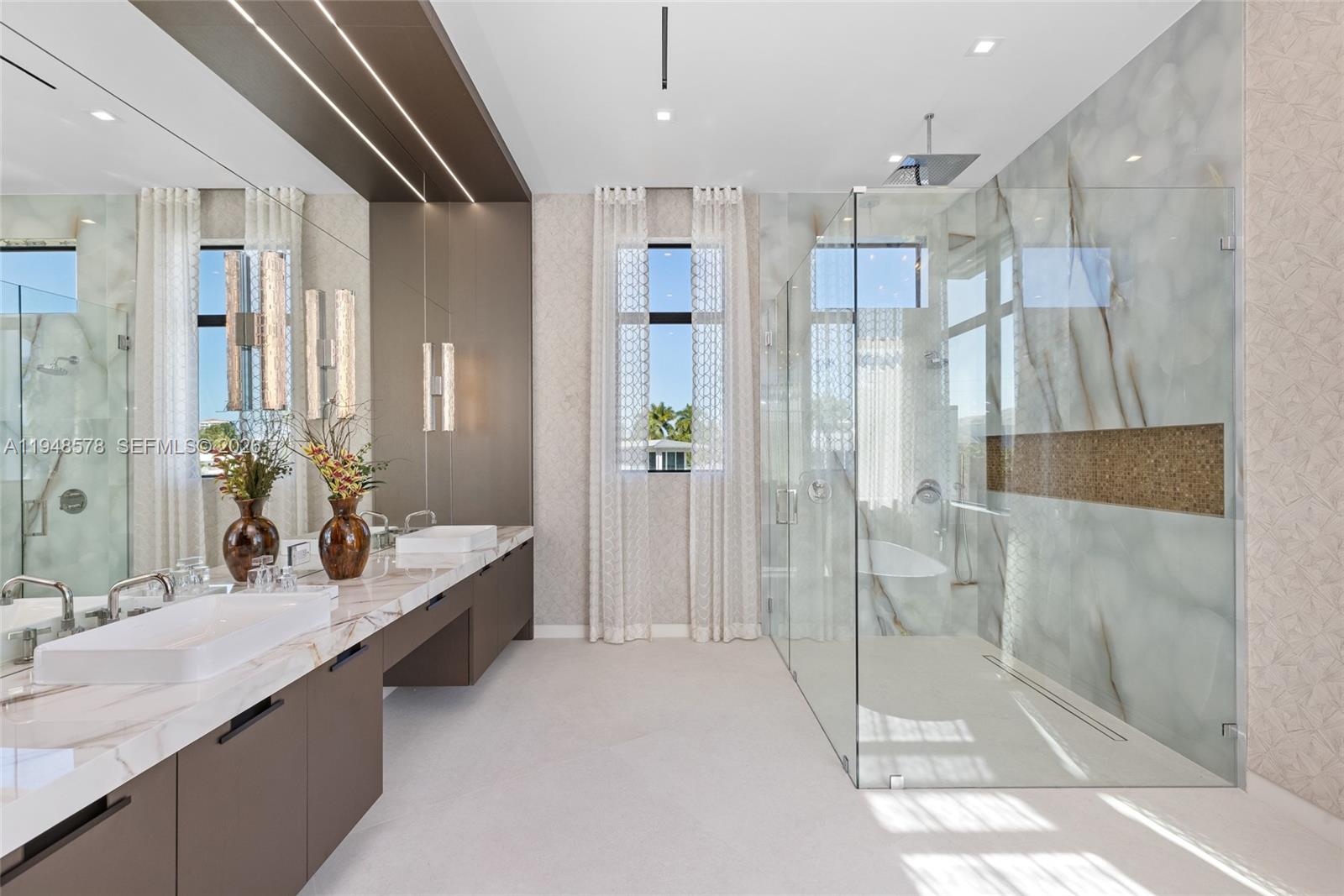 51 Isla Bahia Dr Fort Lauderdale, FL 33316