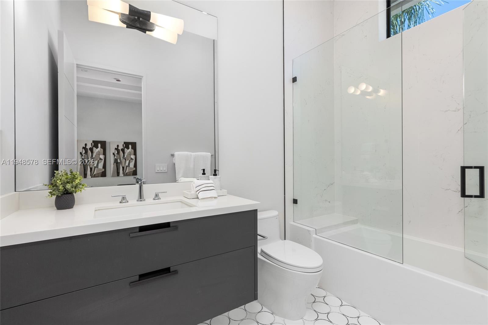 51 Isla Bahia Dr Fort Lauderdale, FL 33316