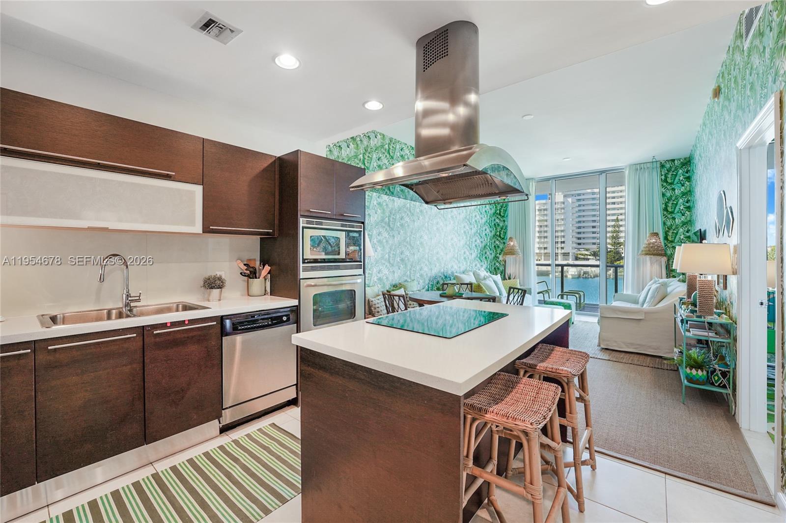 image Eloquence on the Bay3