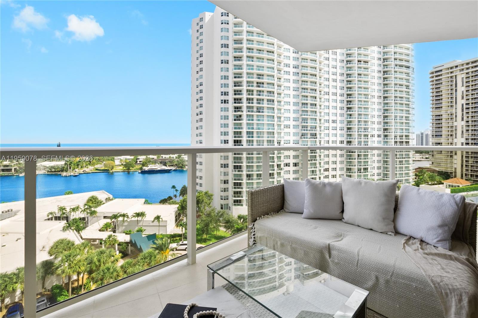 image Hamptons West15