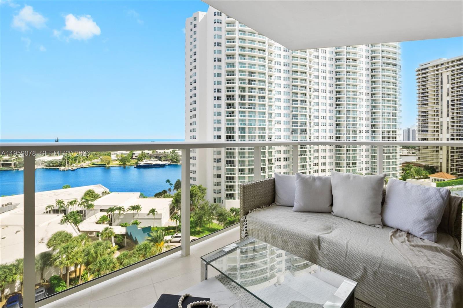 image Hamptons West7