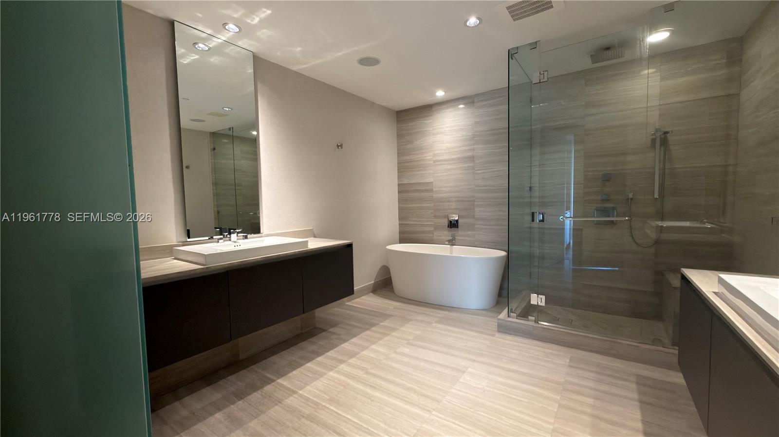 image Echo Aventura27