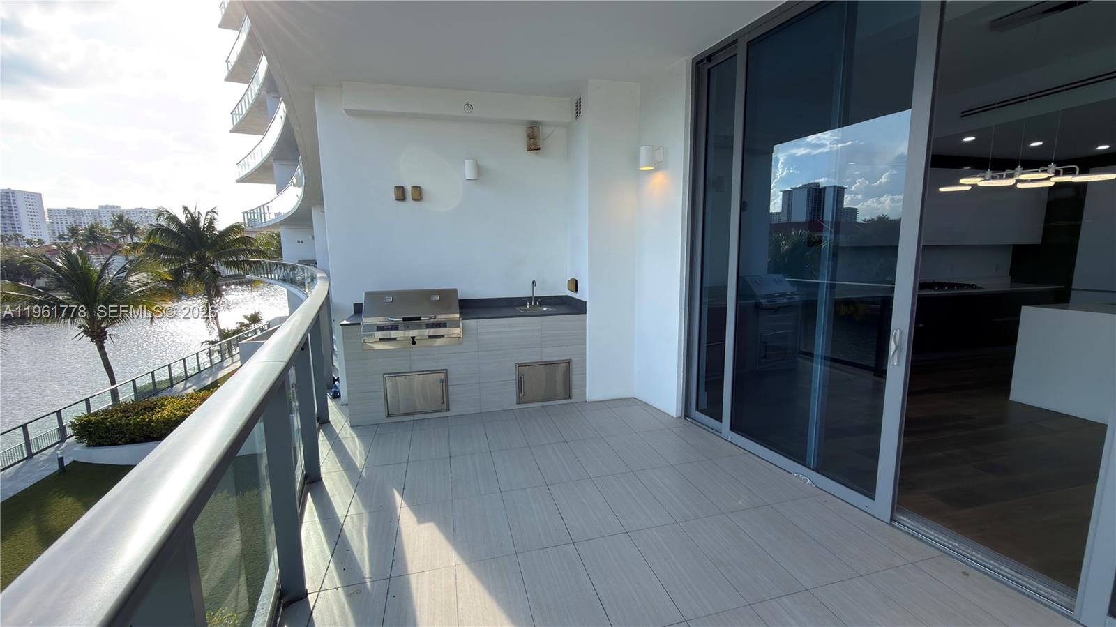 image Echo Aventura38