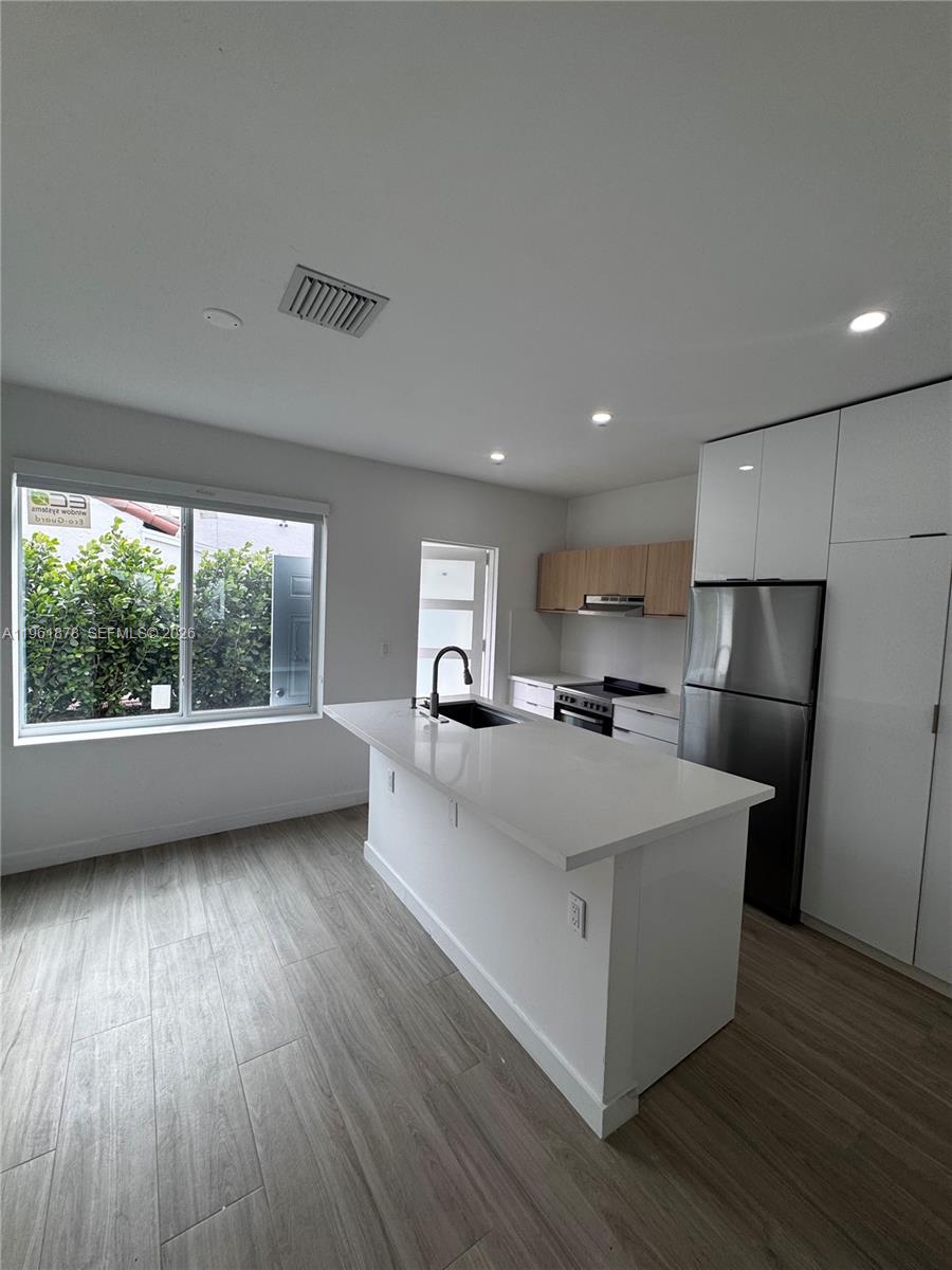 2855 Royal Palm Ave #2 Miami Beach, FL 33140