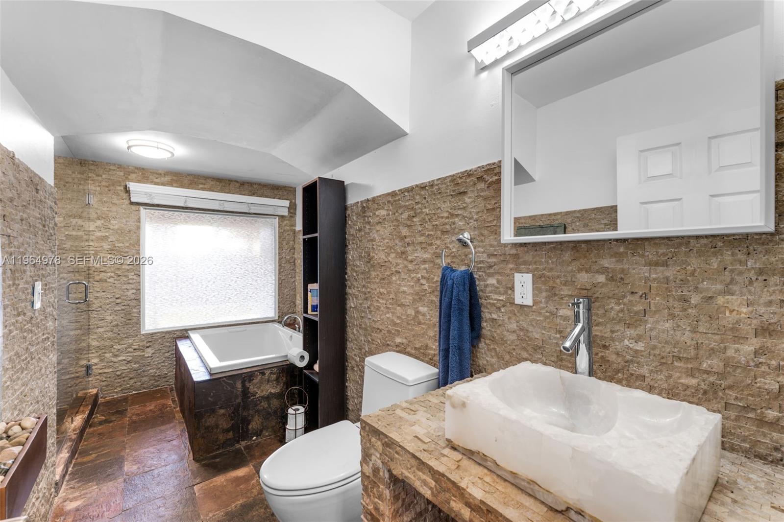 4220 SW 13th St Miami, FL 33134