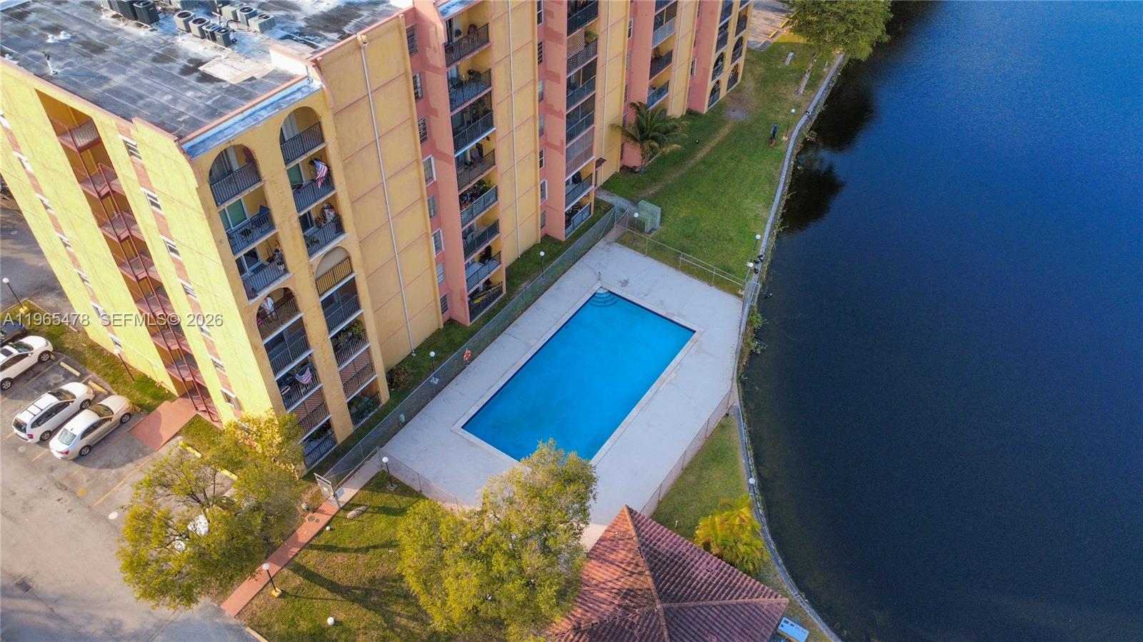 4805 NW 7th St #302-15 Miami, FL 33126