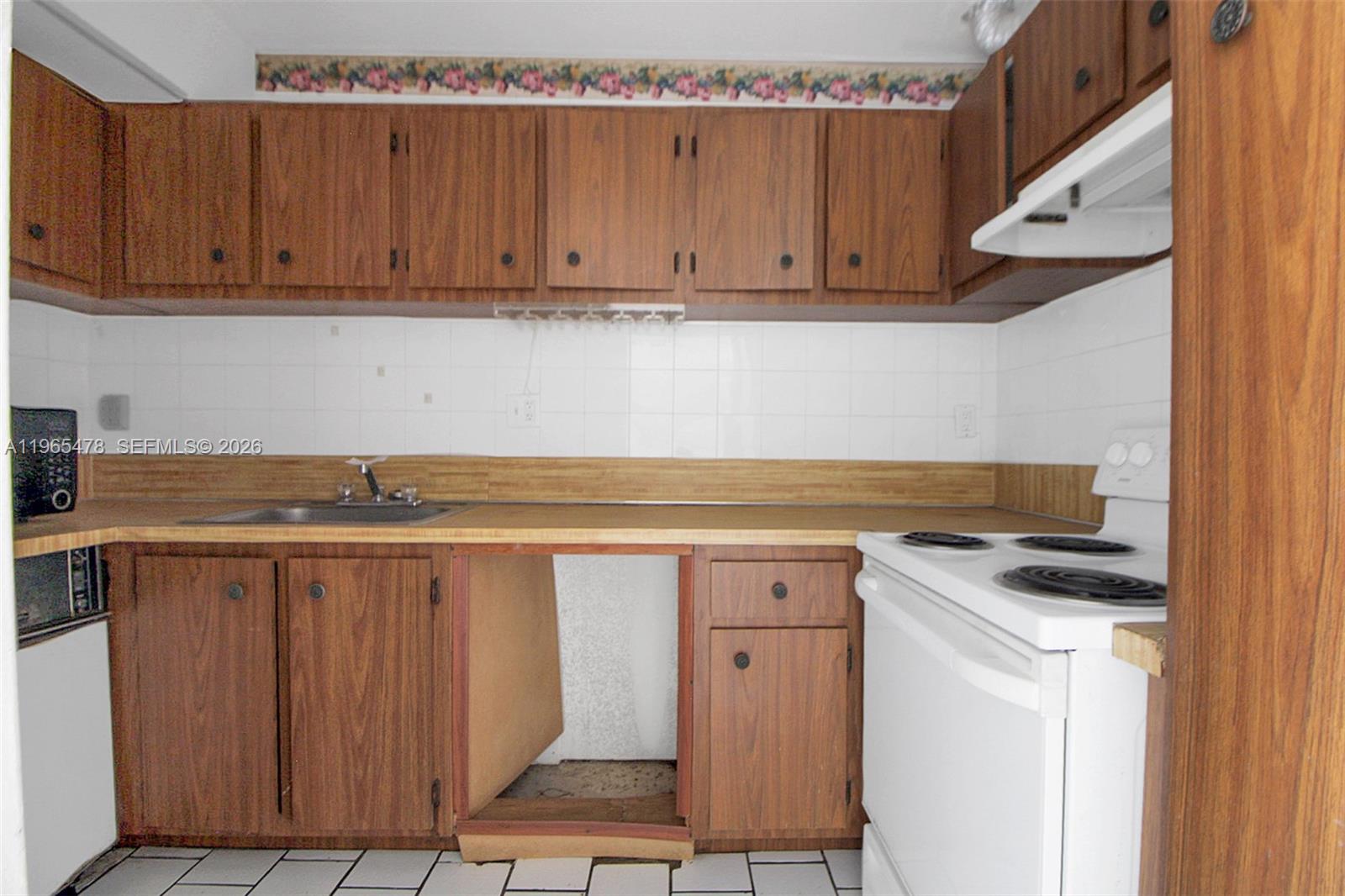 4805 NW 7th St #302-15 Miami, FL 33126