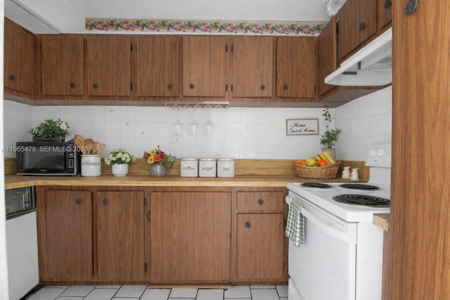 4805 NW 7th St #302-15 Miami, FL 33126