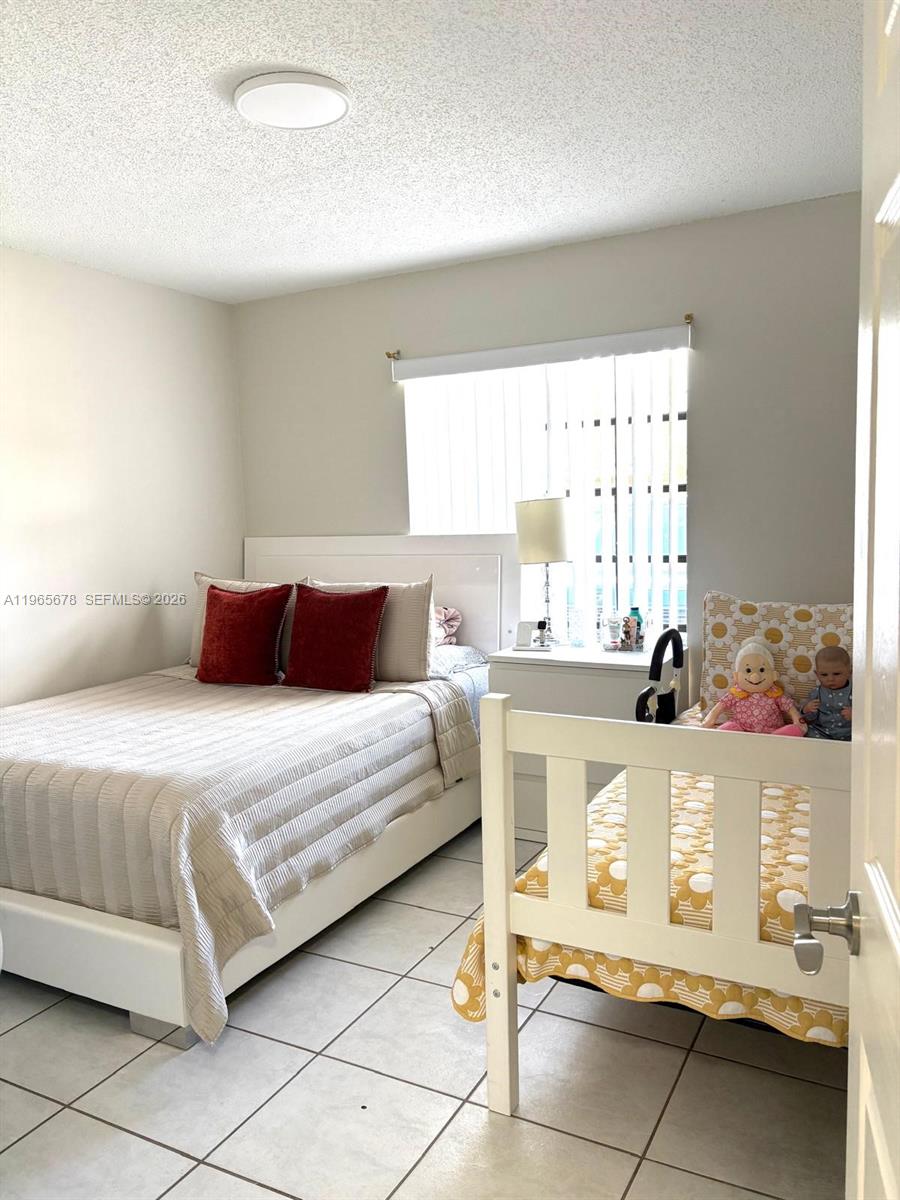 13202 SW 12th Ln Miami, FL 33184