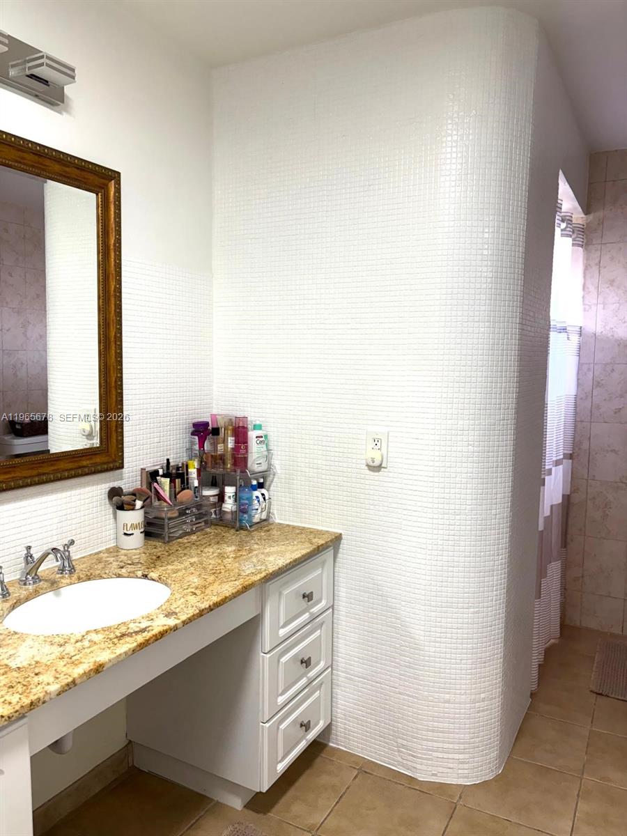 13202 SW 12th Ln Miami, FL 33184