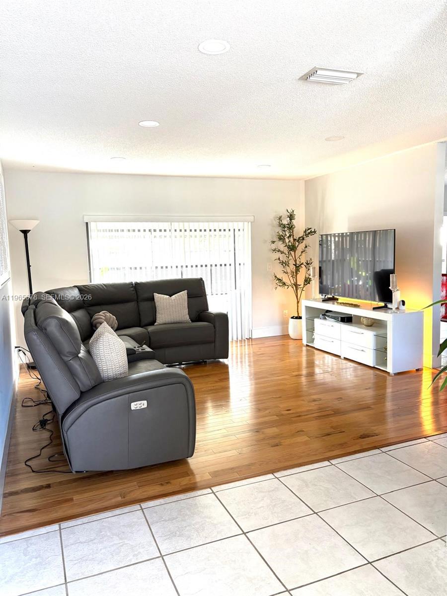 13202 SW 12th Ln Miami, FL 33184