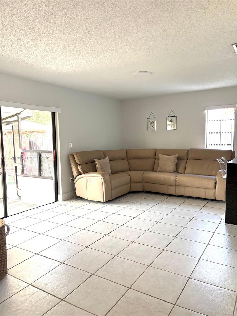 13202 SW 12th Ln Miami, FL 33184