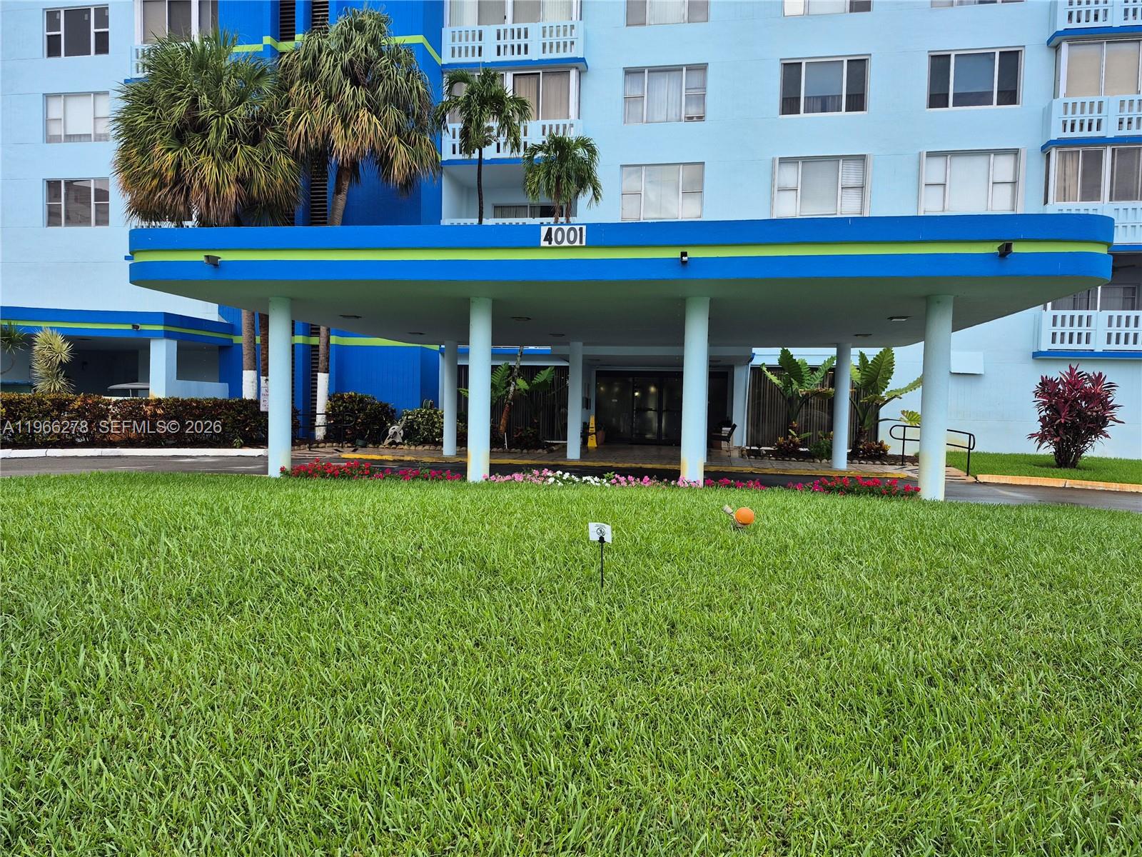 4001 Hillcrest Dr #416