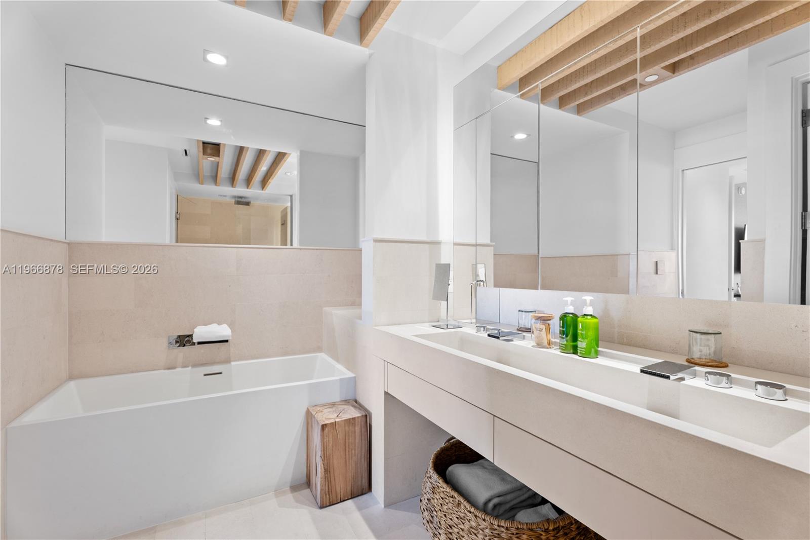 102 24th St #PH-1703 Miami Beach, FL 33139