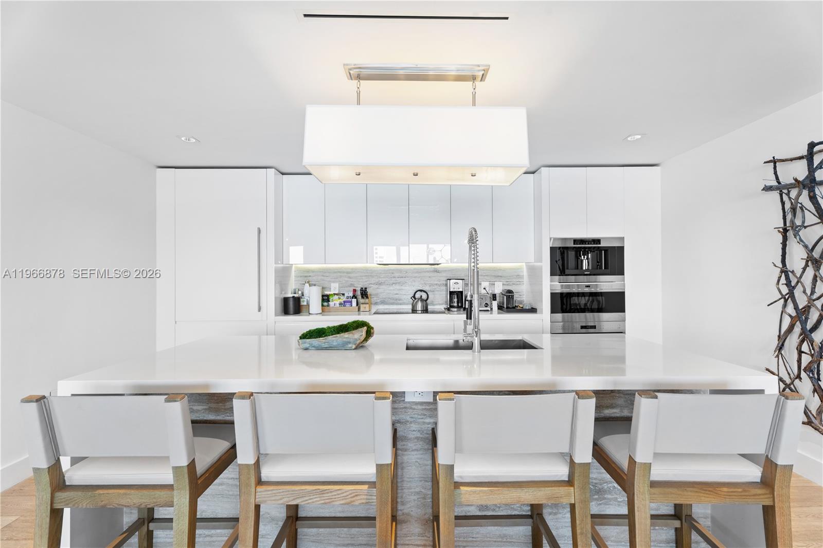 102 24th St #PH-1703 Miami Beach, FL 33139