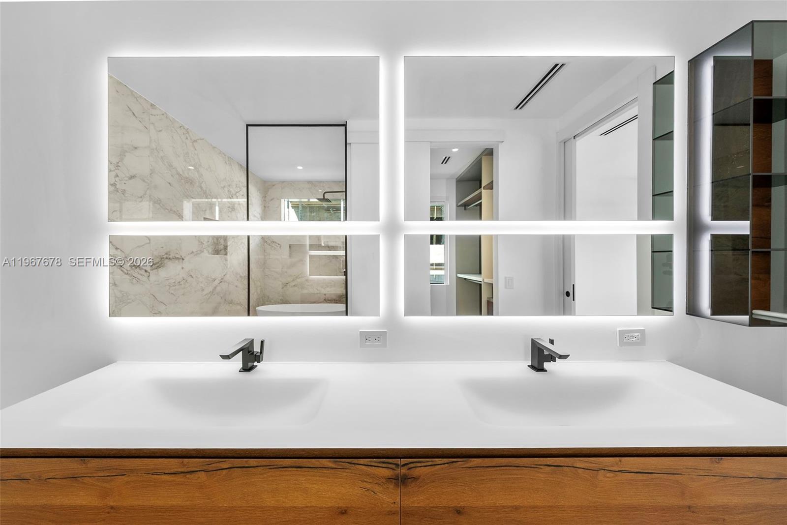 3119 Plaza St Miami, FL 33133