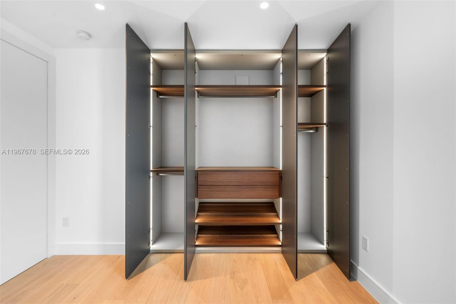 3119 Plaza St Miami, FL 33133