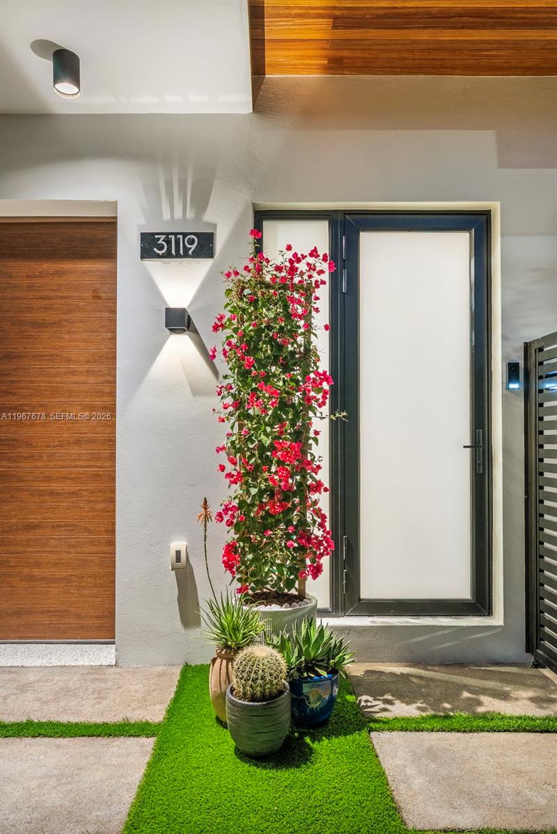 3119 Plaza St Miami, FL 33133