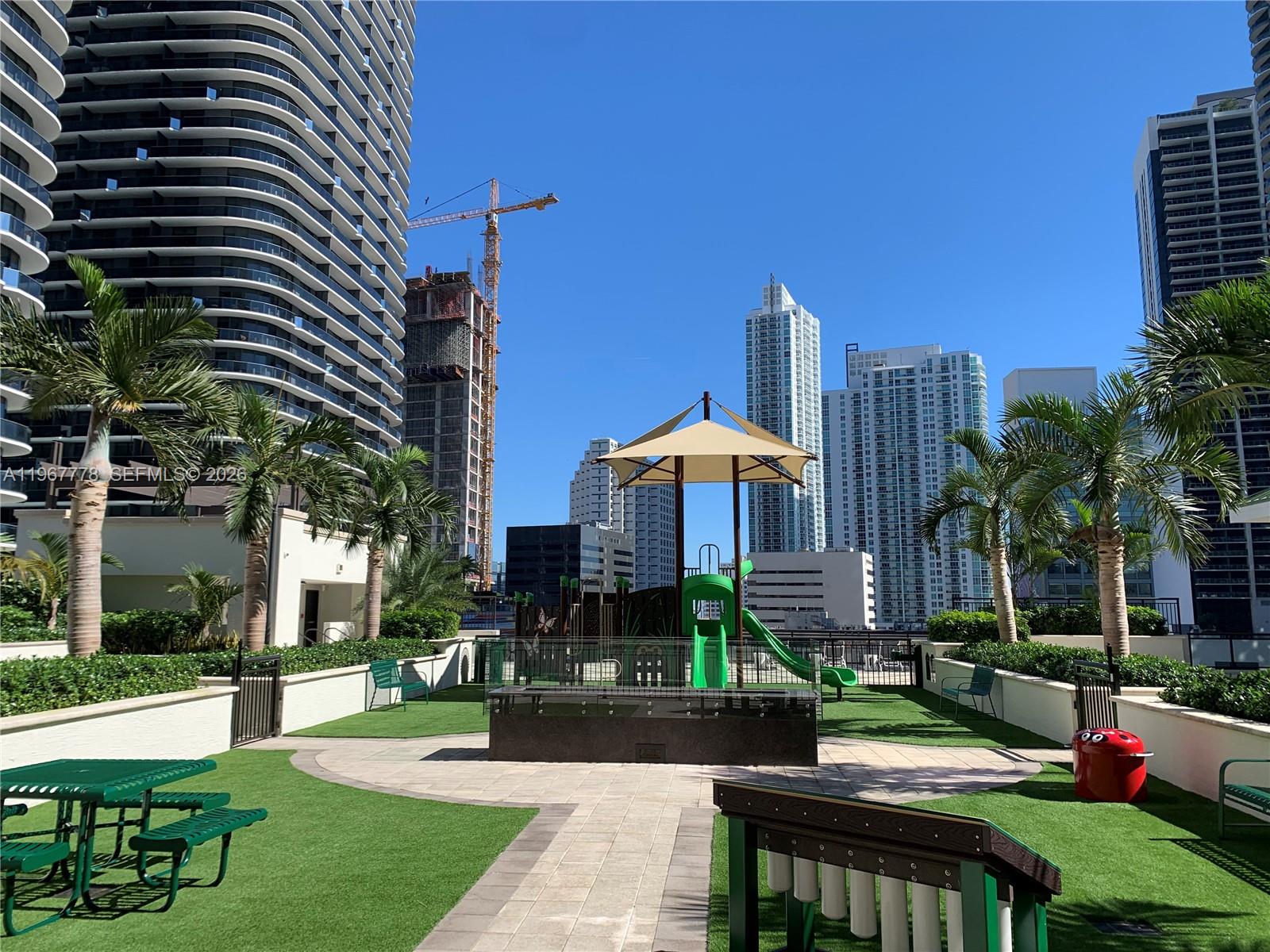 image Nine at Mary Brickell Village10