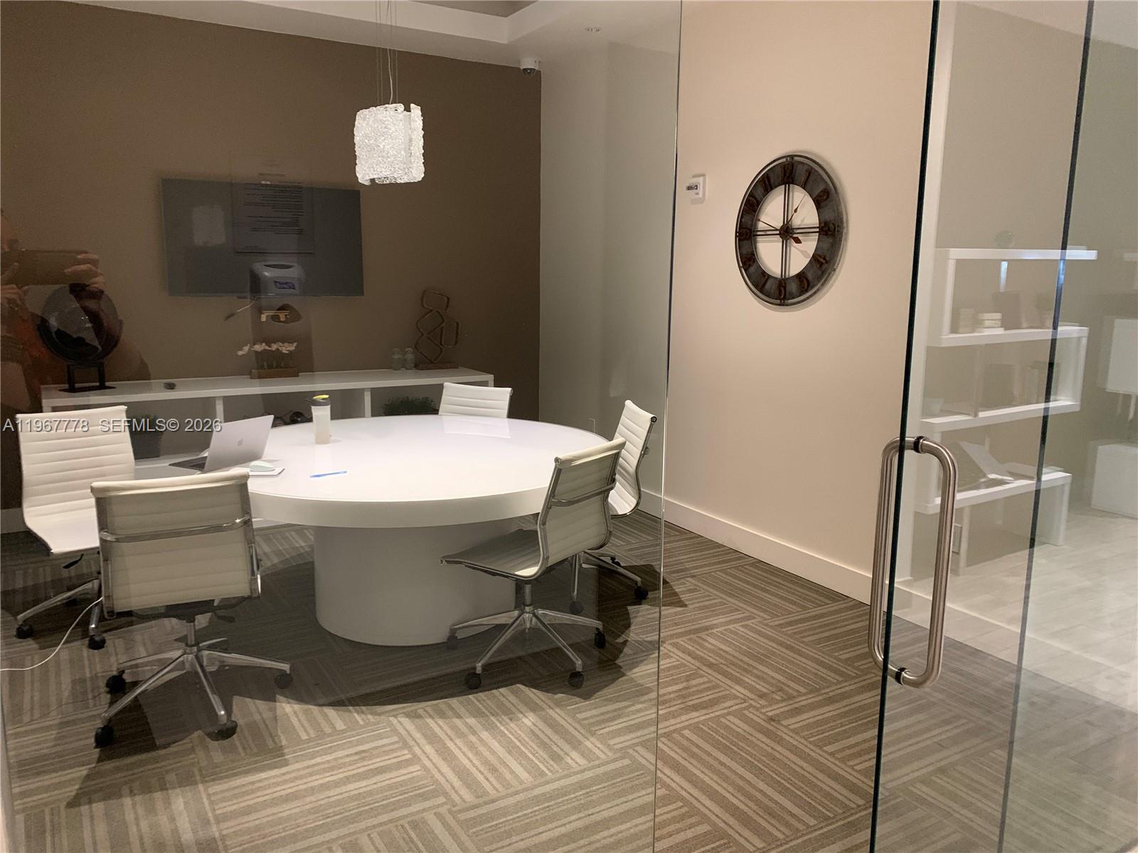 image Nine at Mary Brickell Village15