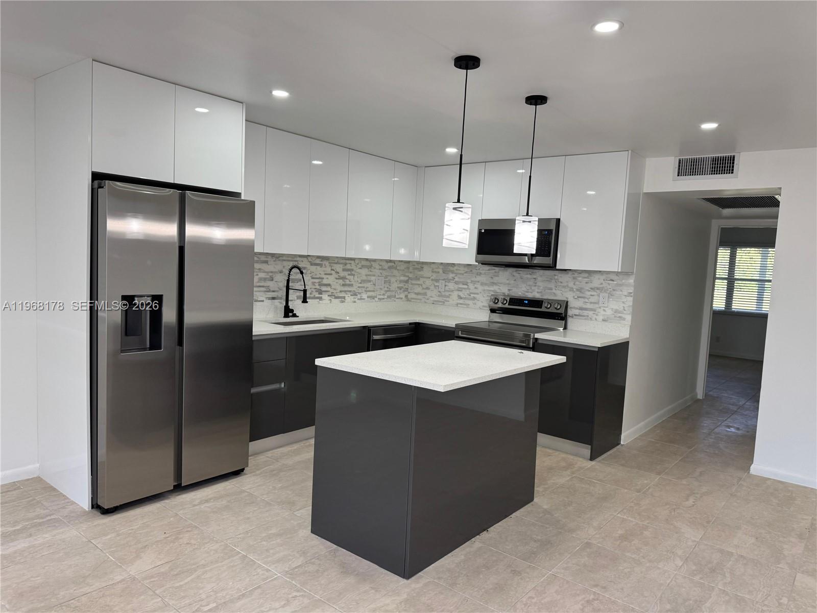 1039 Newport H #1039