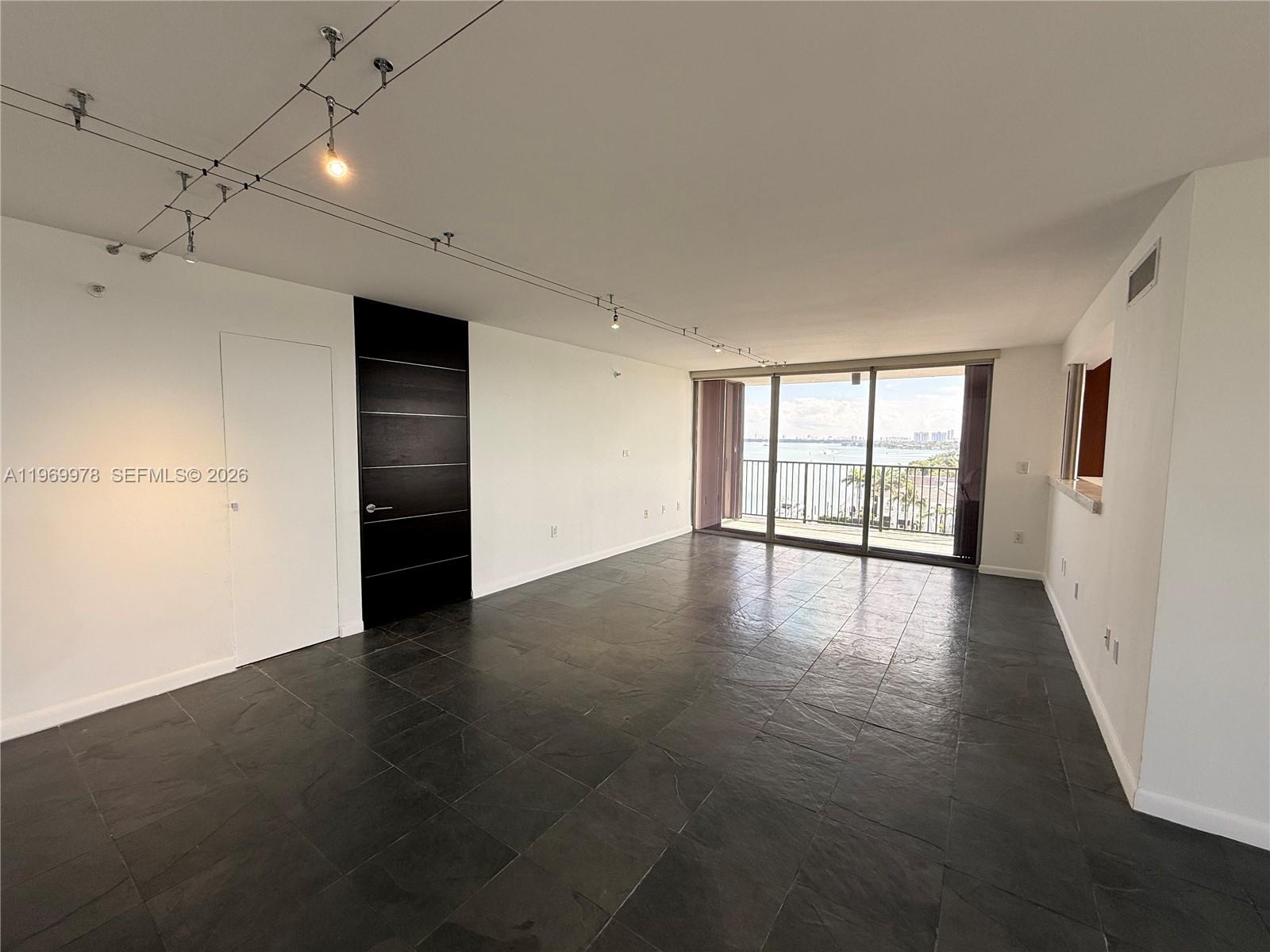 801 N Venetian Dr #802 Miami, FL 33139