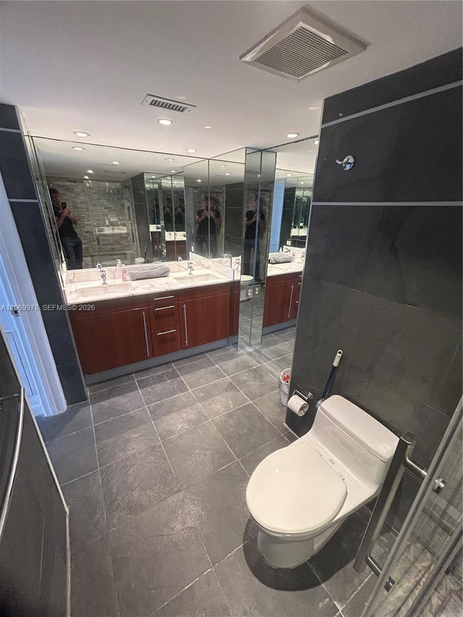 801 N Venetian Dr #802 Miami, FL 33139