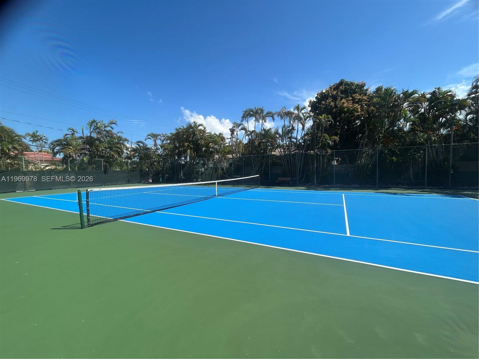 801 N Venetian Dr #802 Miami, FL 33139